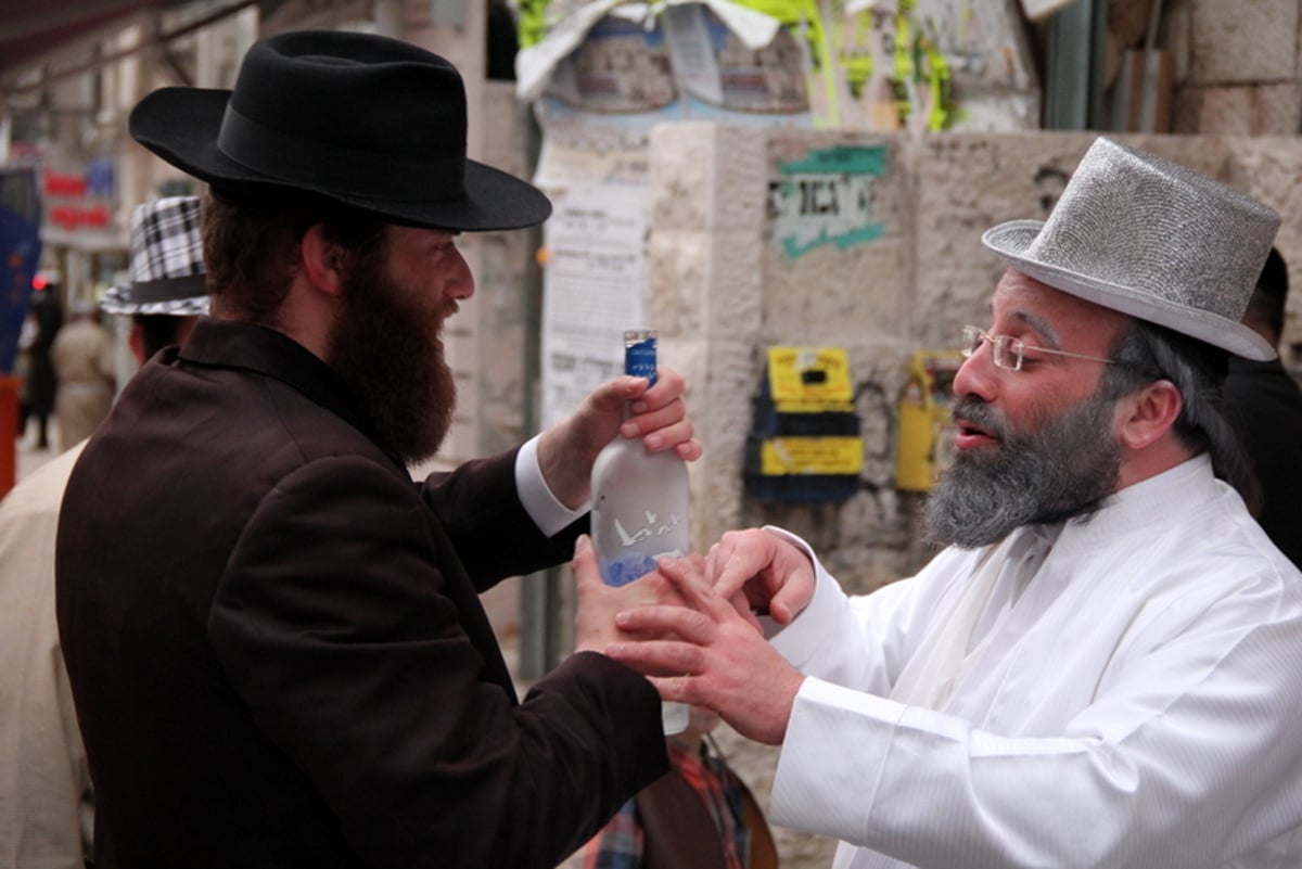 פורים במאה שערים • תיעוד מרתק