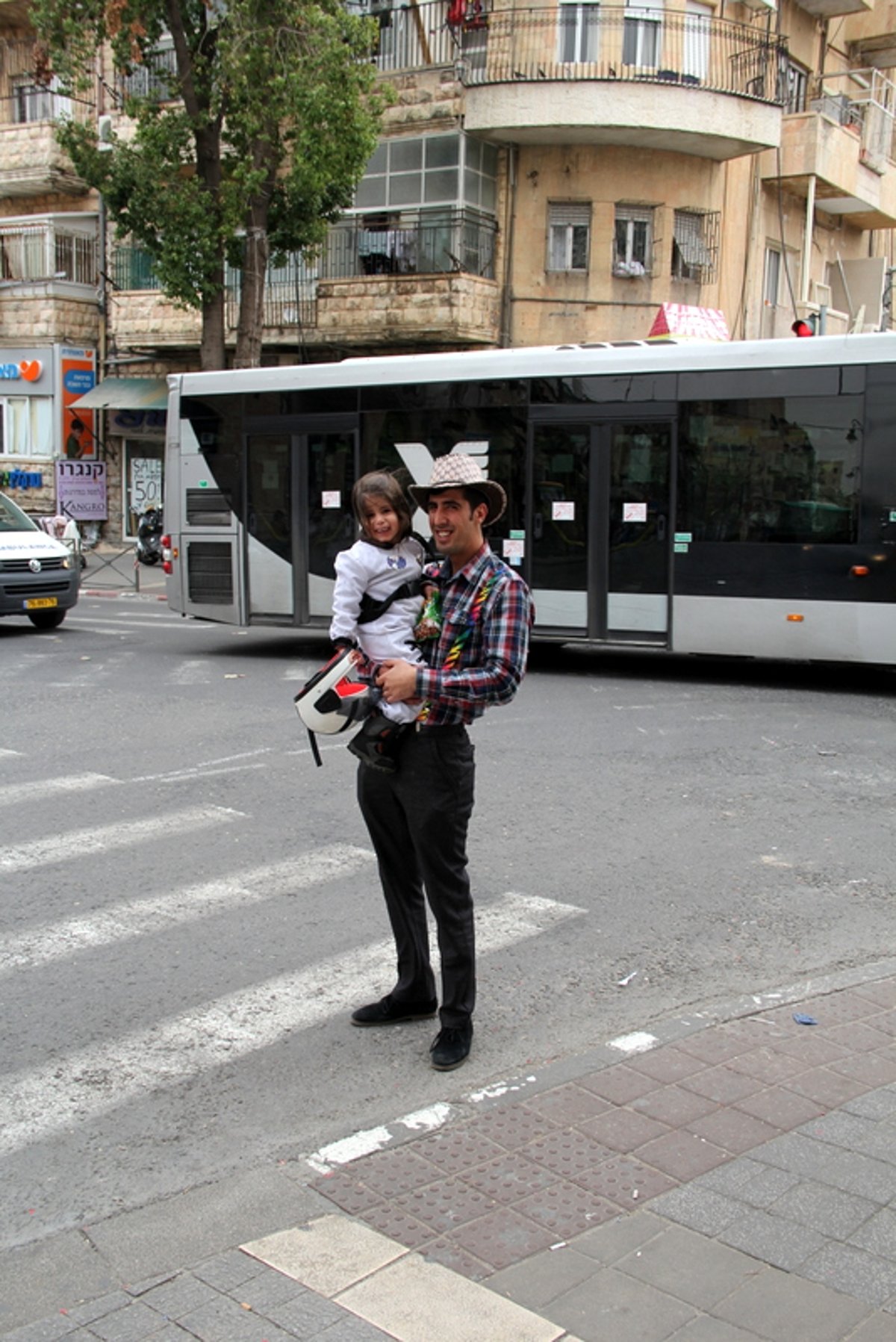 פורים במאה שערים • תיעוד מרתק