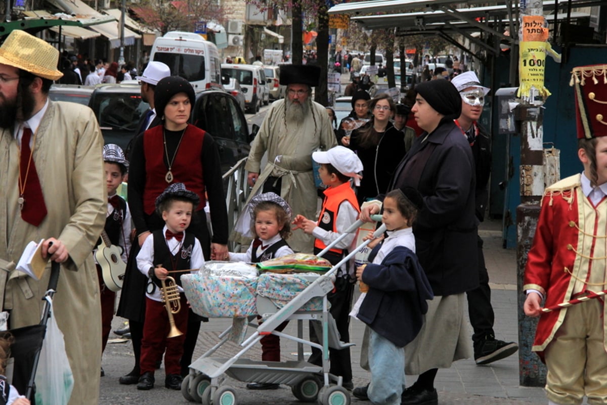 פורים במאה שערים • תיעוד מרתק