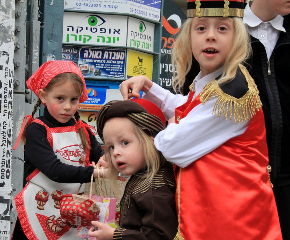 פורים במאה שערים • תיעוד מרתק