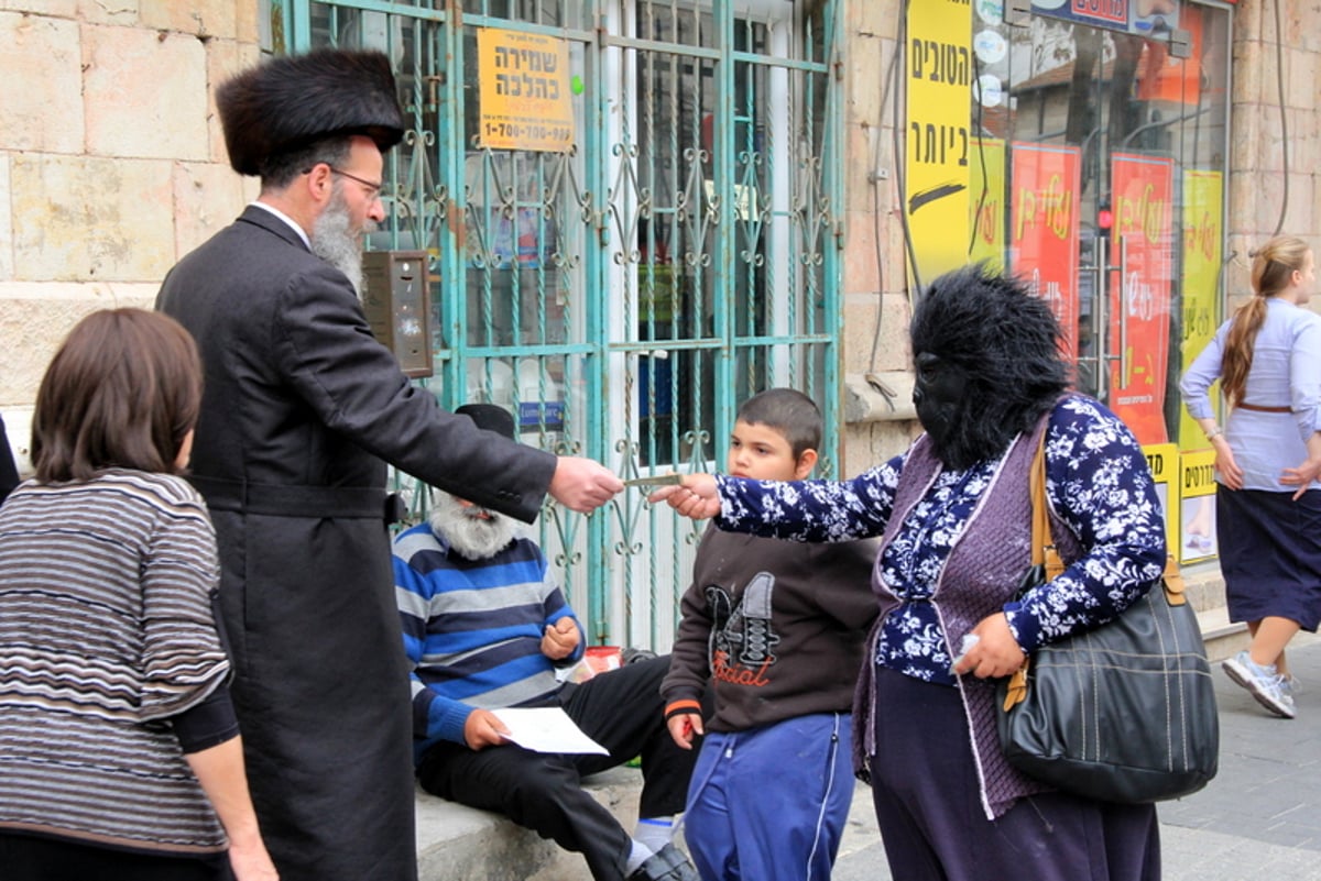 פורים במאה שערים • תיעוד מרתק