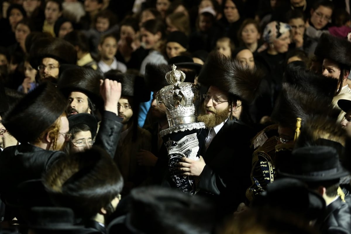 הכנסת ספר תורה לשטיבלאך מאה שערים • תיעוד מיוחד