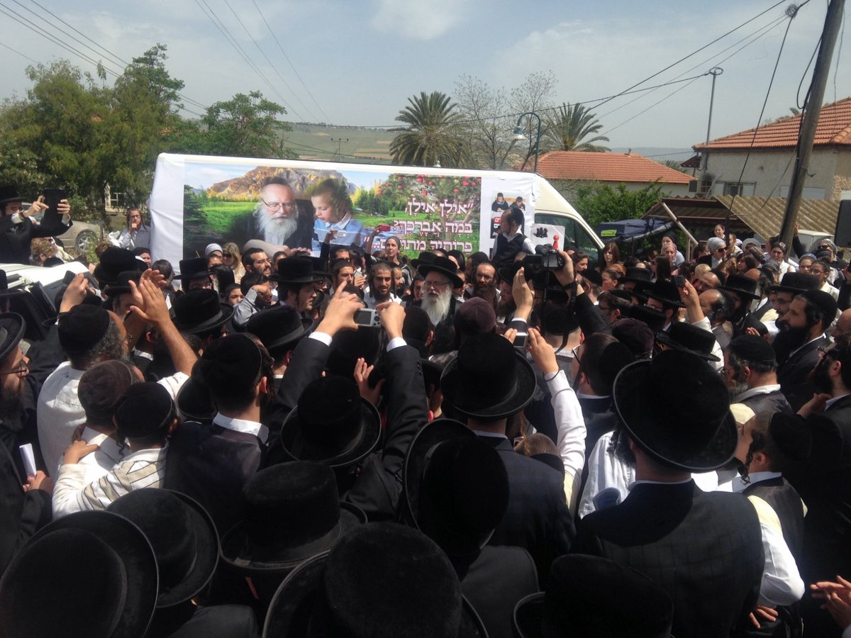 צפו: המוהרא"ש בברכת האילנות