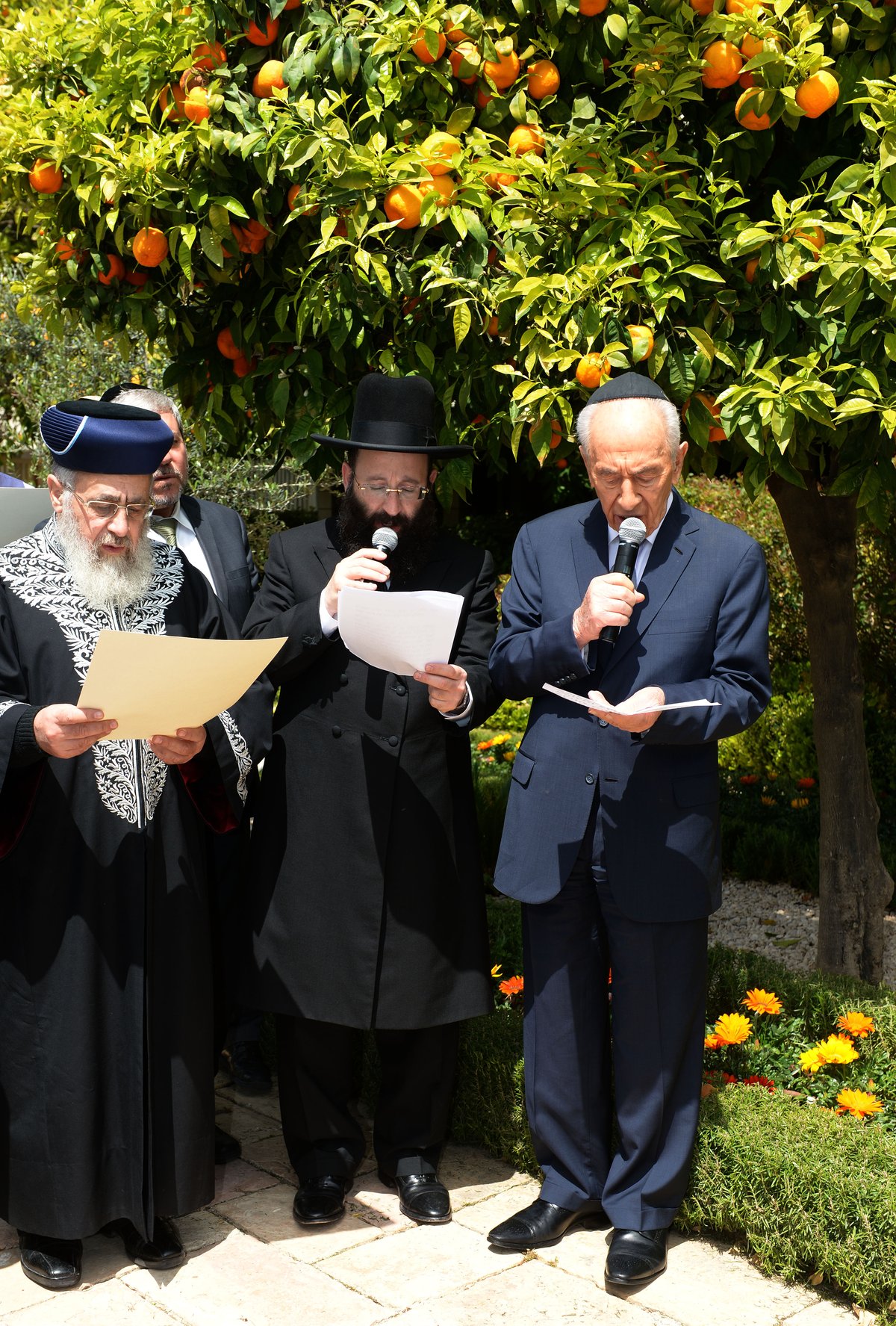 צפו: הנשיא פרס והראשל"צ הרב יצחק יוסף בברכת האילנות