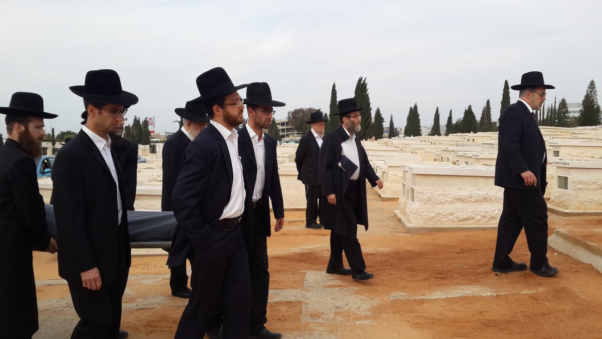 אחותו של ח"כ גפני הובאה למנוחות