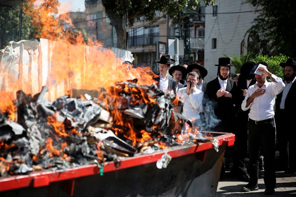 צפו: שריפת חמץ עם שאל ורעלה