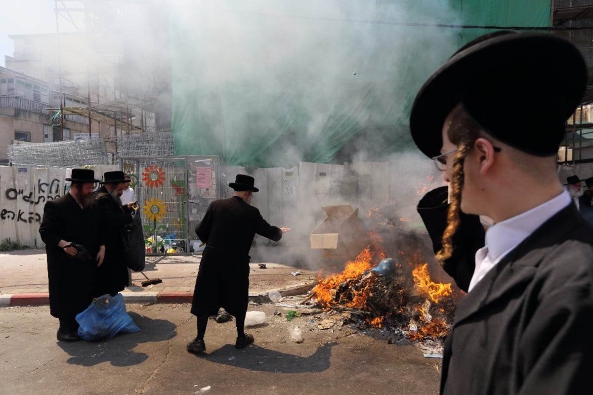 צפו: שריפת חמץ עם שאל ורעלה