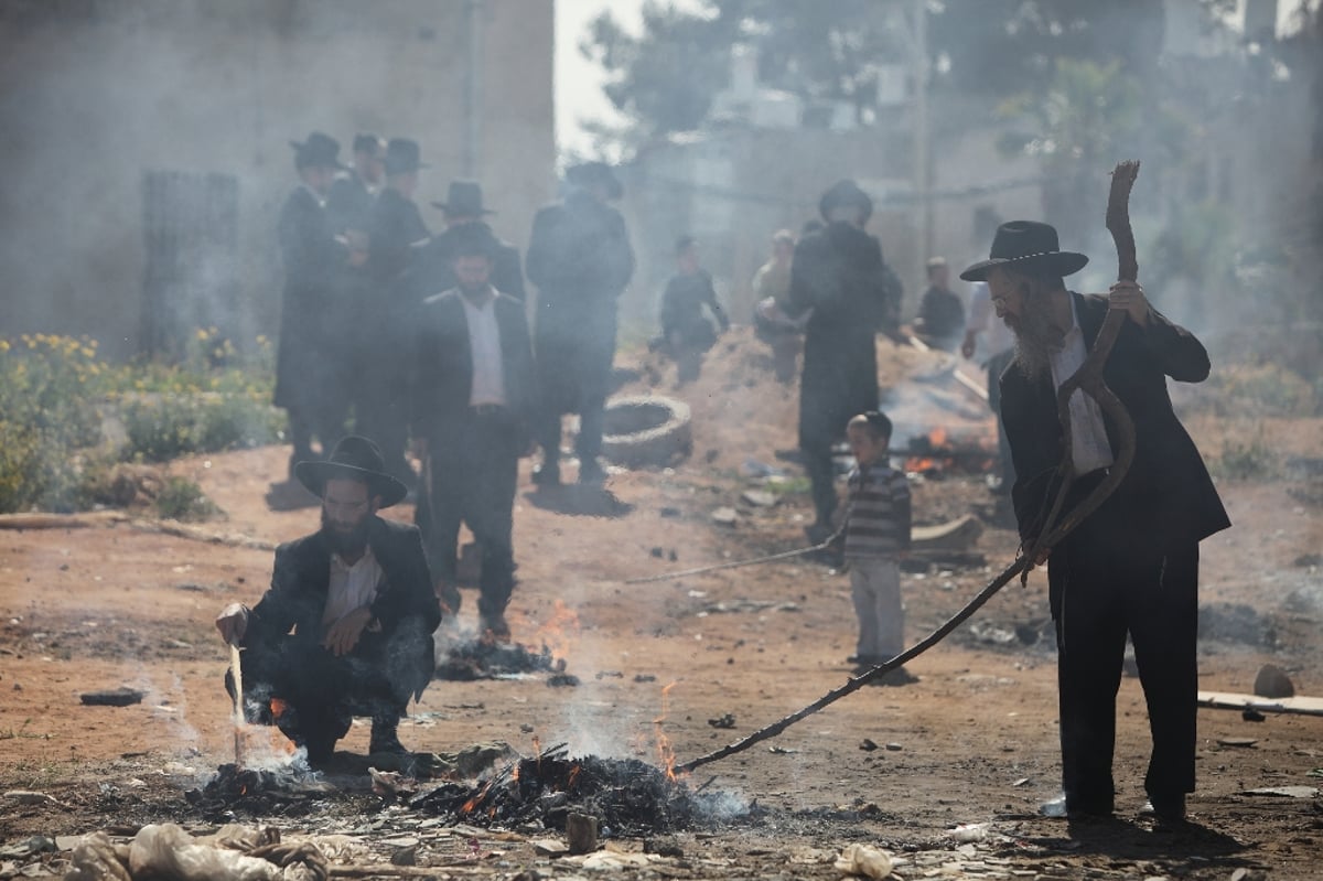 צפו: שריפת חמץ עם שאל ורעלה