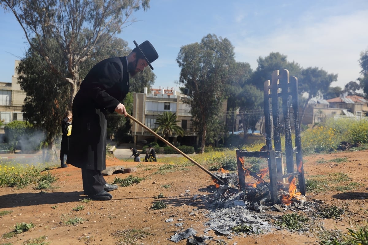 צפו: שריפת חמץ עם שאל ורעלה