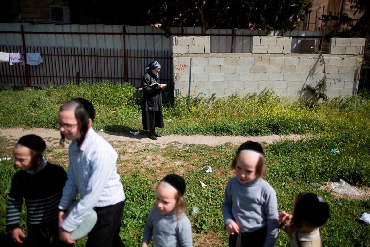 צפו: שריפת חמץ עם שאל ורעלה