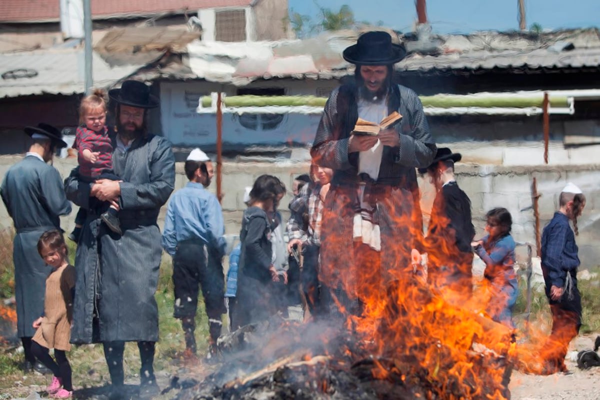 צפו: שריפת חמץ עם שאל ורעלה