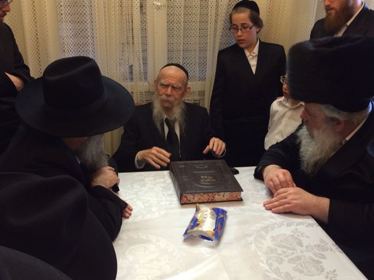 ביקורי החג של ראשי עיריית בני ברק: הגראי"ל הזהיר, הגר"ש בעדני סיפר • תיעוד בלעדי