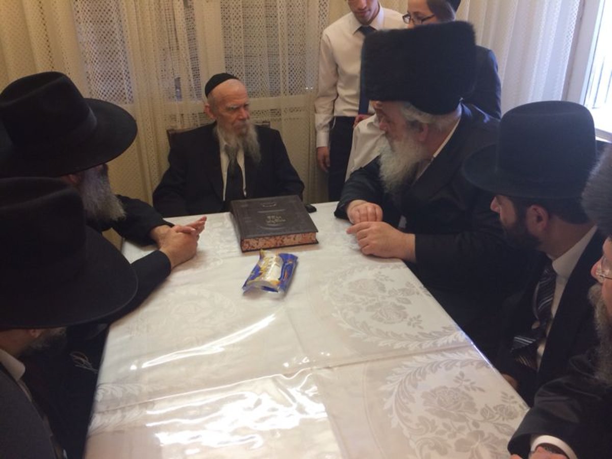 ביקורי החג של ראשי עיריית בני ברק: הגראי"ל הזהיר, הגר"ש בעדני סיפר • תיעוד בלעדי