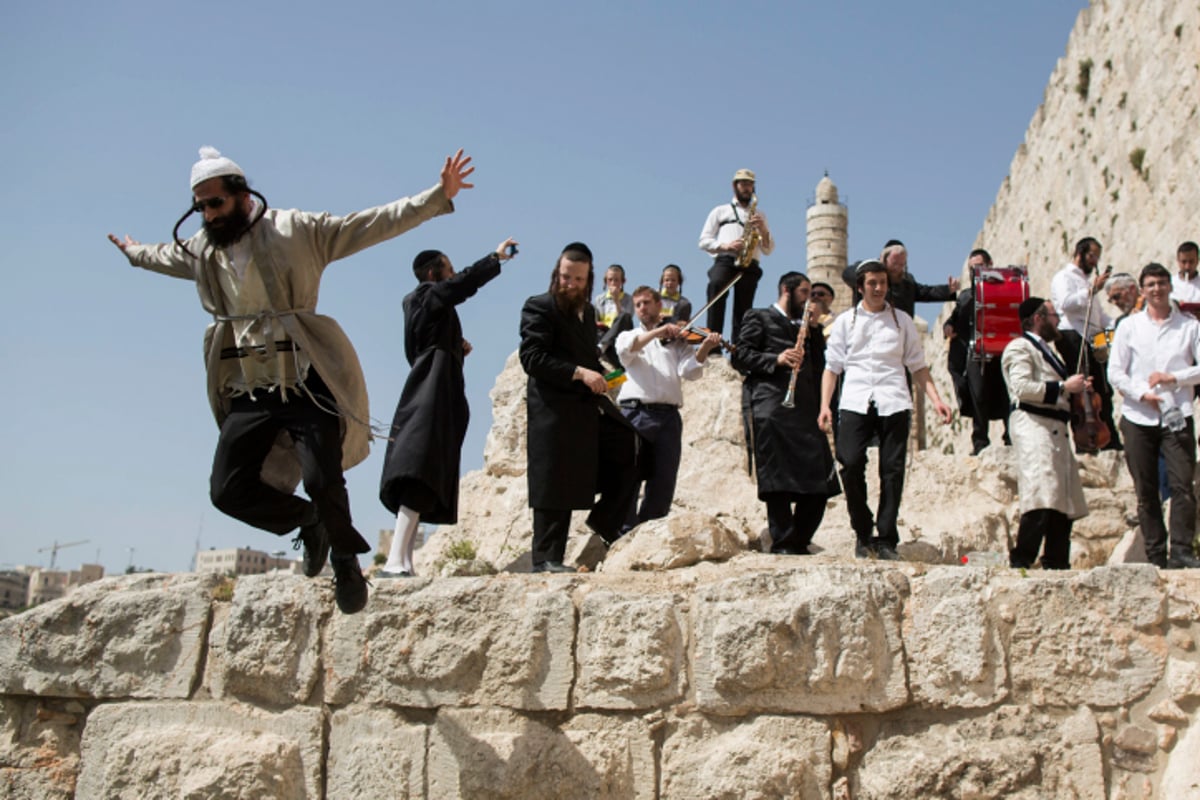 תמונות: תהלוכת הכלייזמרים בירושלים