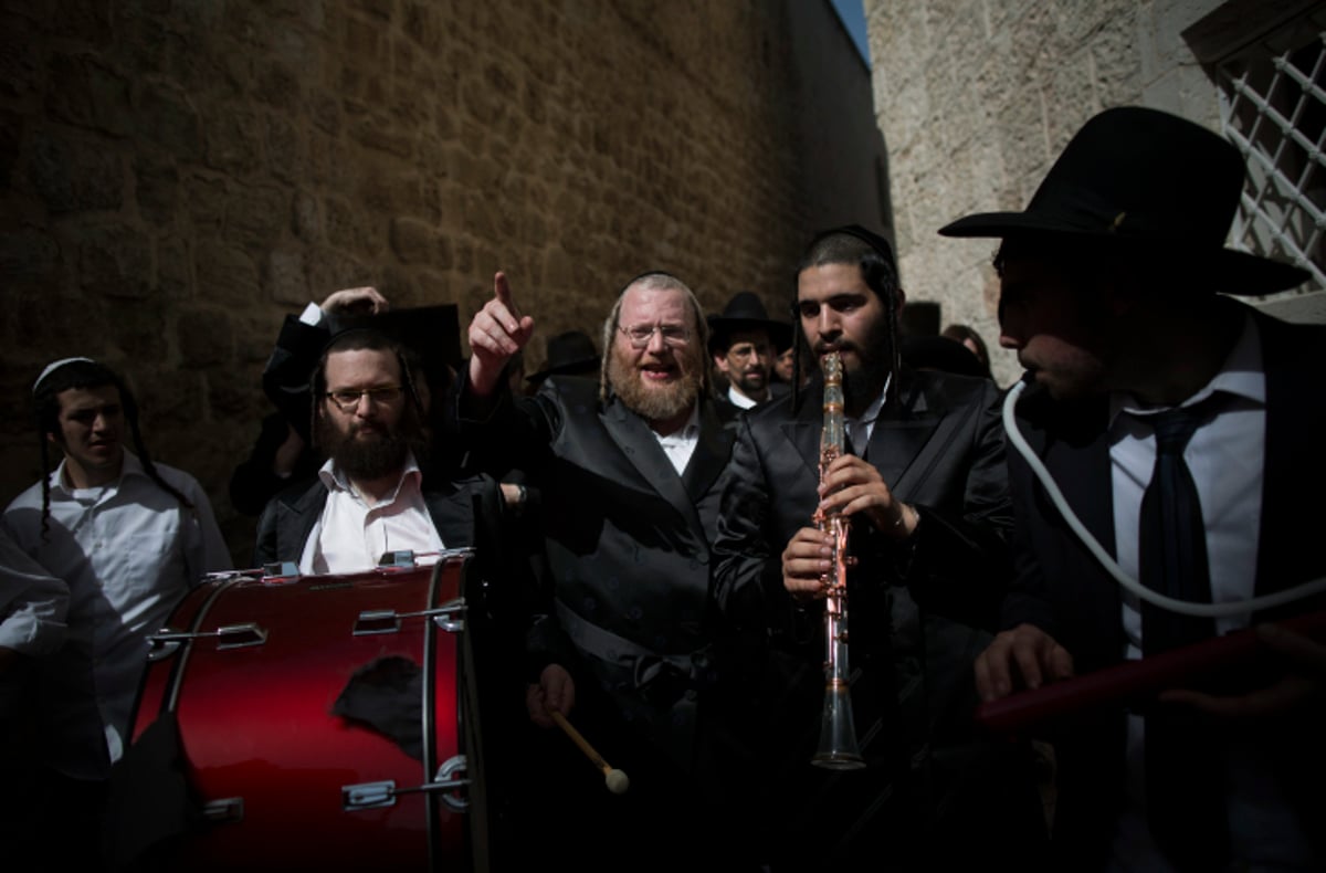 תמונות: תהלוכת הכלייזמרים בירושלים