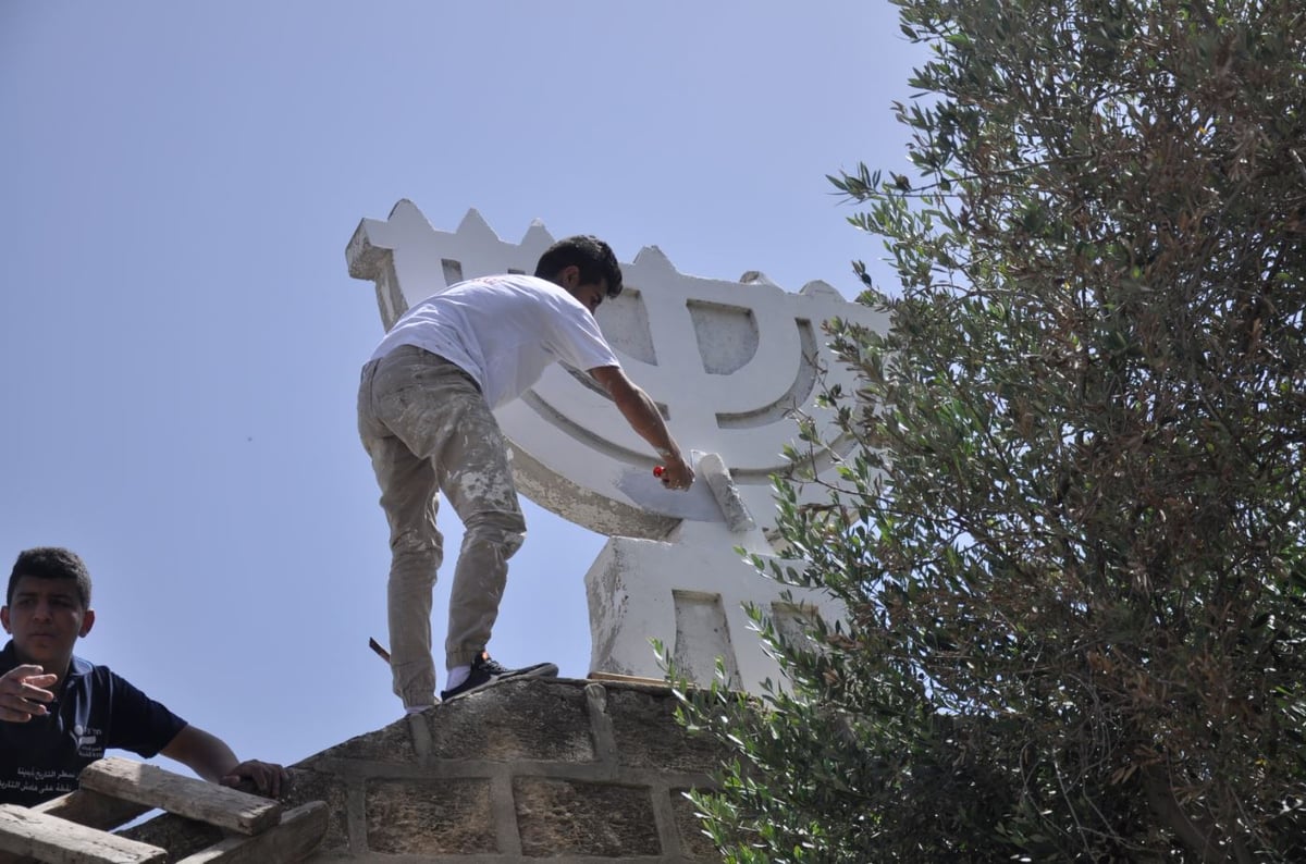 עשרות בני נוער ערבים שיפצו את בית הכנסת העתיק בשפרעם