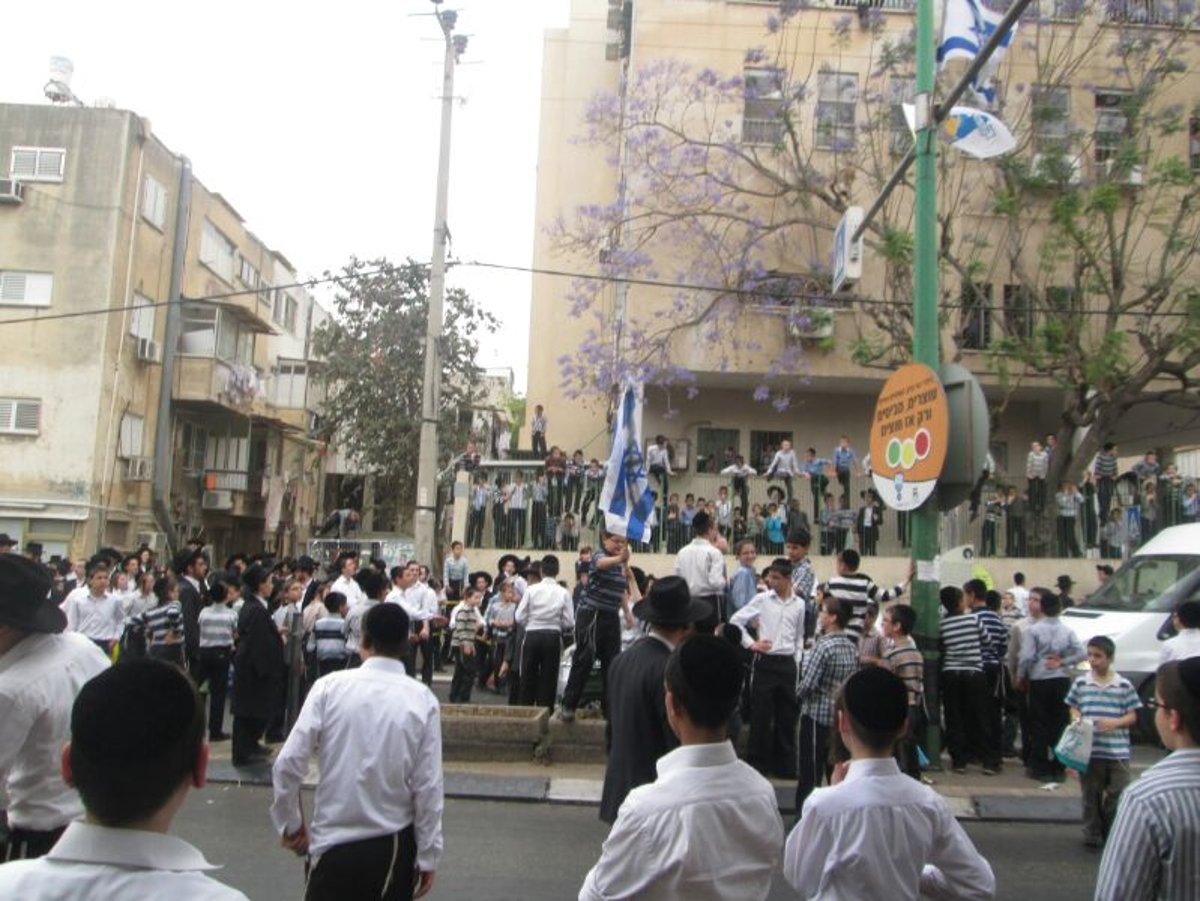 צפו: 'ילדי הסנקציות' נגד חגיגת העצמאות