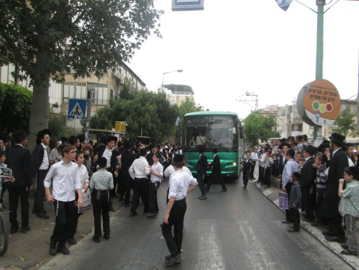 צפו: 'ילדי הסנקציות' נגד חגיגת העצמאות