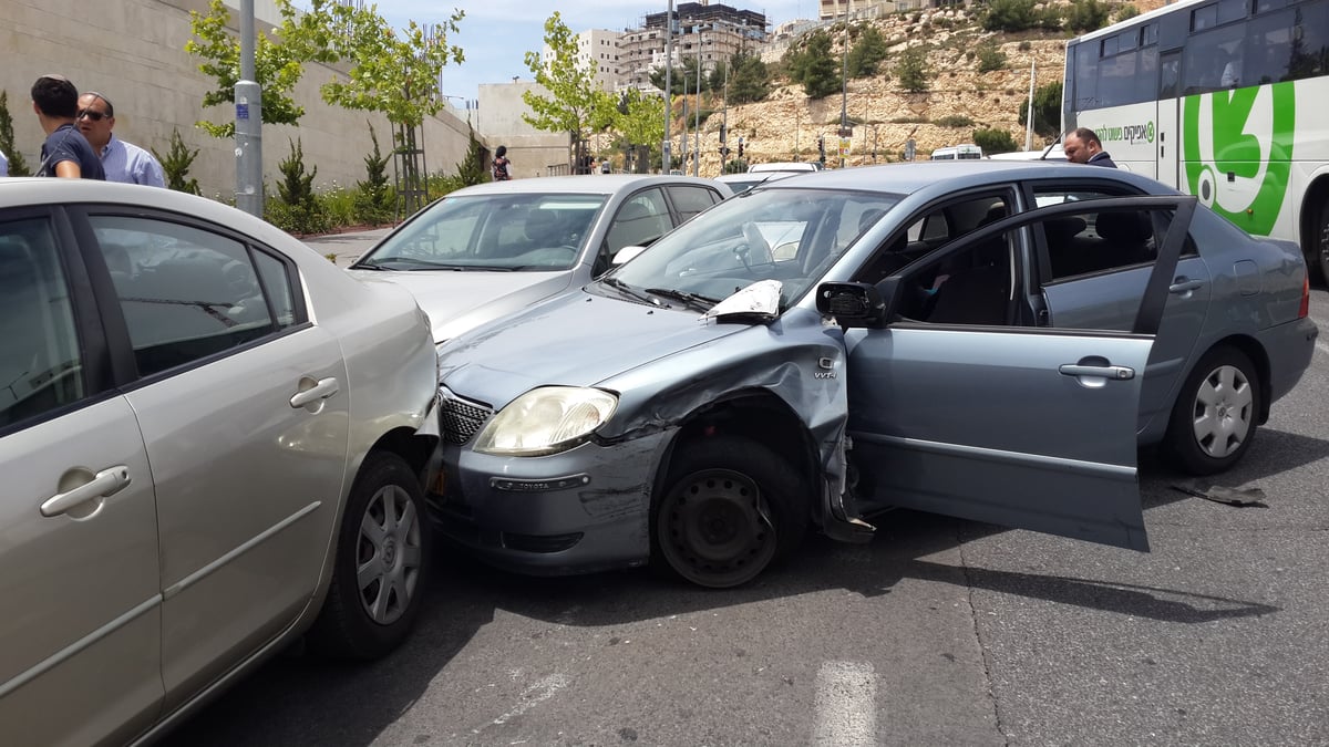 שוב זה קורה: תאונה סמוך לקניון רמות