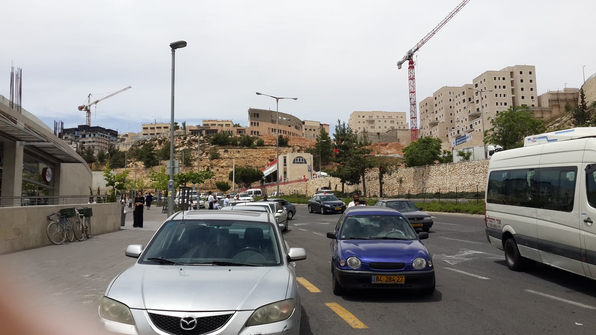 שוב זה קורה: תאונה סמוך לקניון רמות