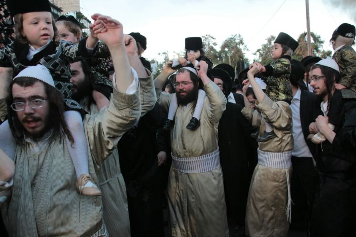 צפו: ההדלקה של תולדות אברהם יצחק במירון