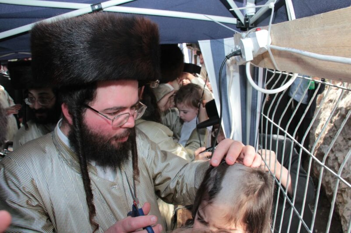 תיעוד:  גמ"ח "חלאקה" בציון הרשב"י במירון