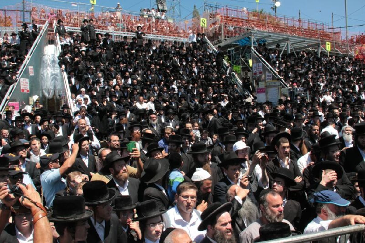 צפו: הדלקת האדמו"רים מסאסוב וקודינוב במירון