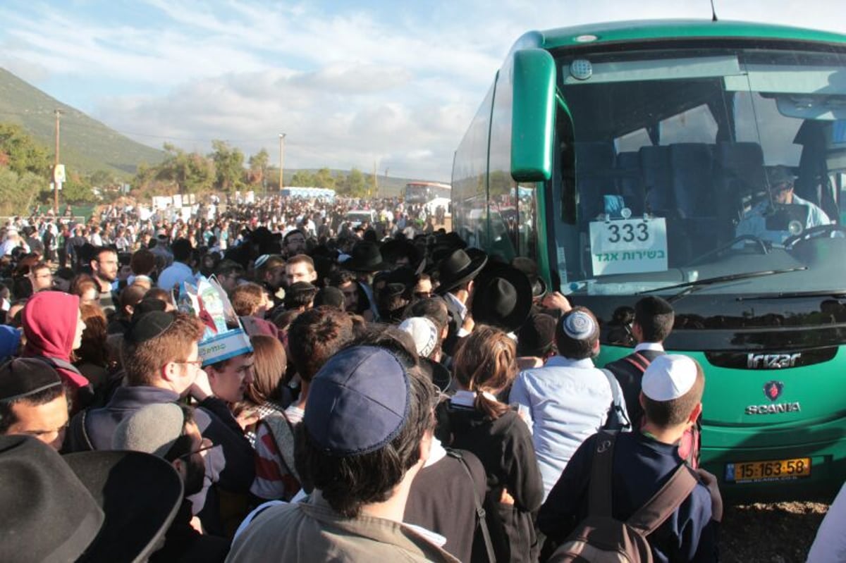 התנועה זורמת אך עומסים בחניוני האוטובוסים ובצפת