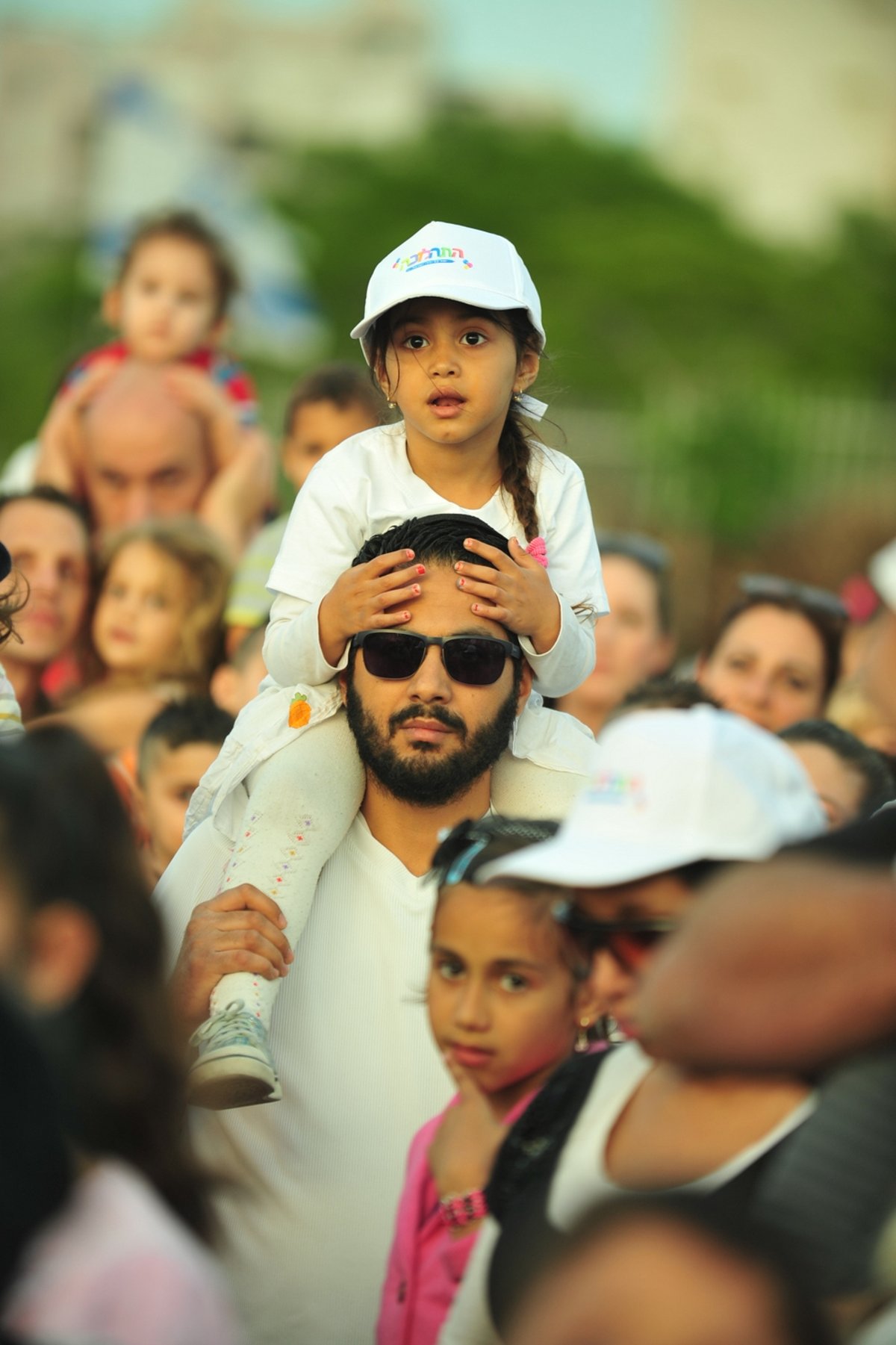 צפו בגלרית ענק: תהלוכת חב"ד בנתניה וביהוד