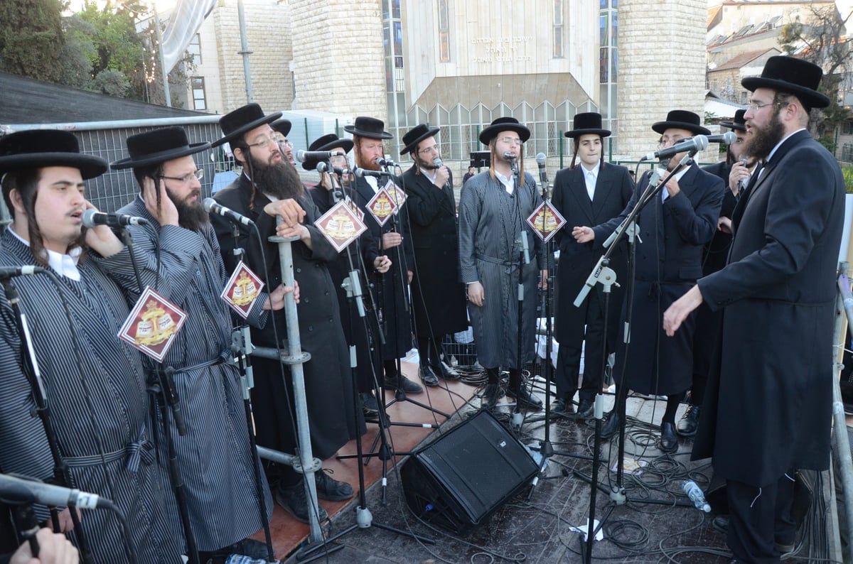 תיעוד ענק: מעמד הרחבת ביהמ"ד של תולדות אברהם יצחק