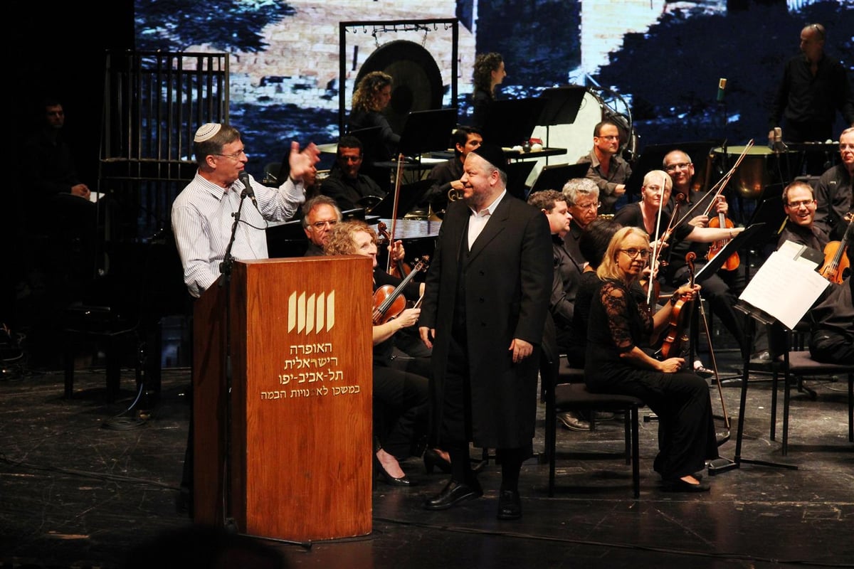 צפו: הלפגט ורזאל עם "ירושלים של זהב" בקונצרט "לך ירושלים" • וידאו וגלריה