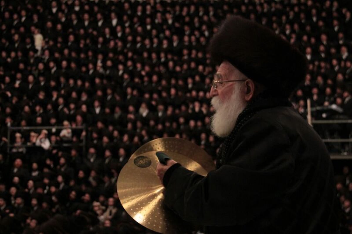 לקראת החתונה: שמחת ה"פארשפיל" בחסידות בעלזא • גלריה