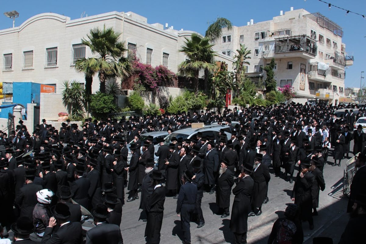 תיעוד כואב: קהל רב בהלווית הרב יוסף וינד ז"ל