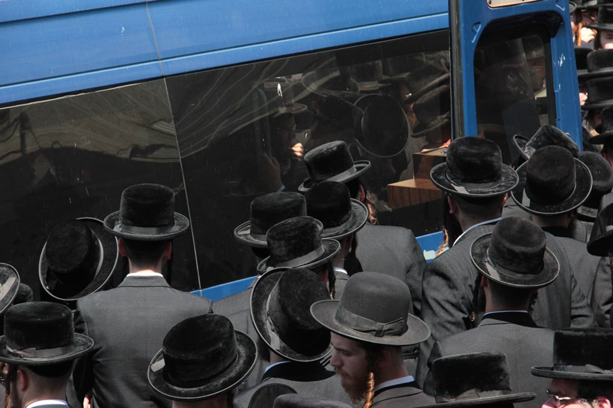 תיעוד כואב: קהל רב בהלווית הרב יוסף וינד ז"ל