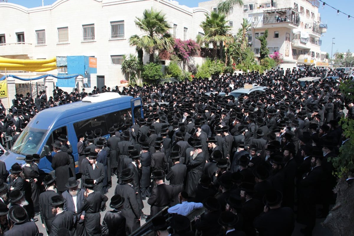 תיעוד כואב: קהל רב בהלווית הרב יוסף וינד ז"ל