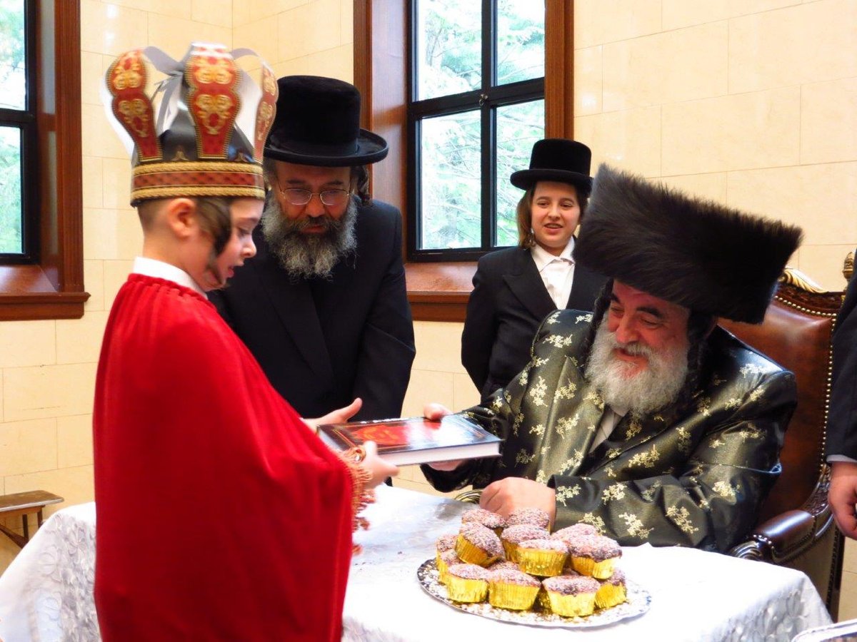 תיעוד: האדמו"ר מויז'ניץ בארצות-הברית