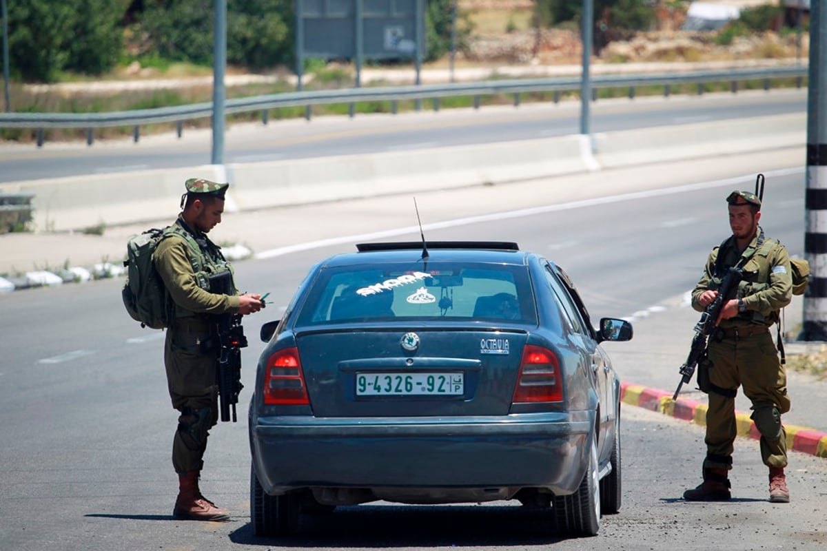 צה"ל כיתר בתים בחברון: "שני פעילי חמאס נעצרו"