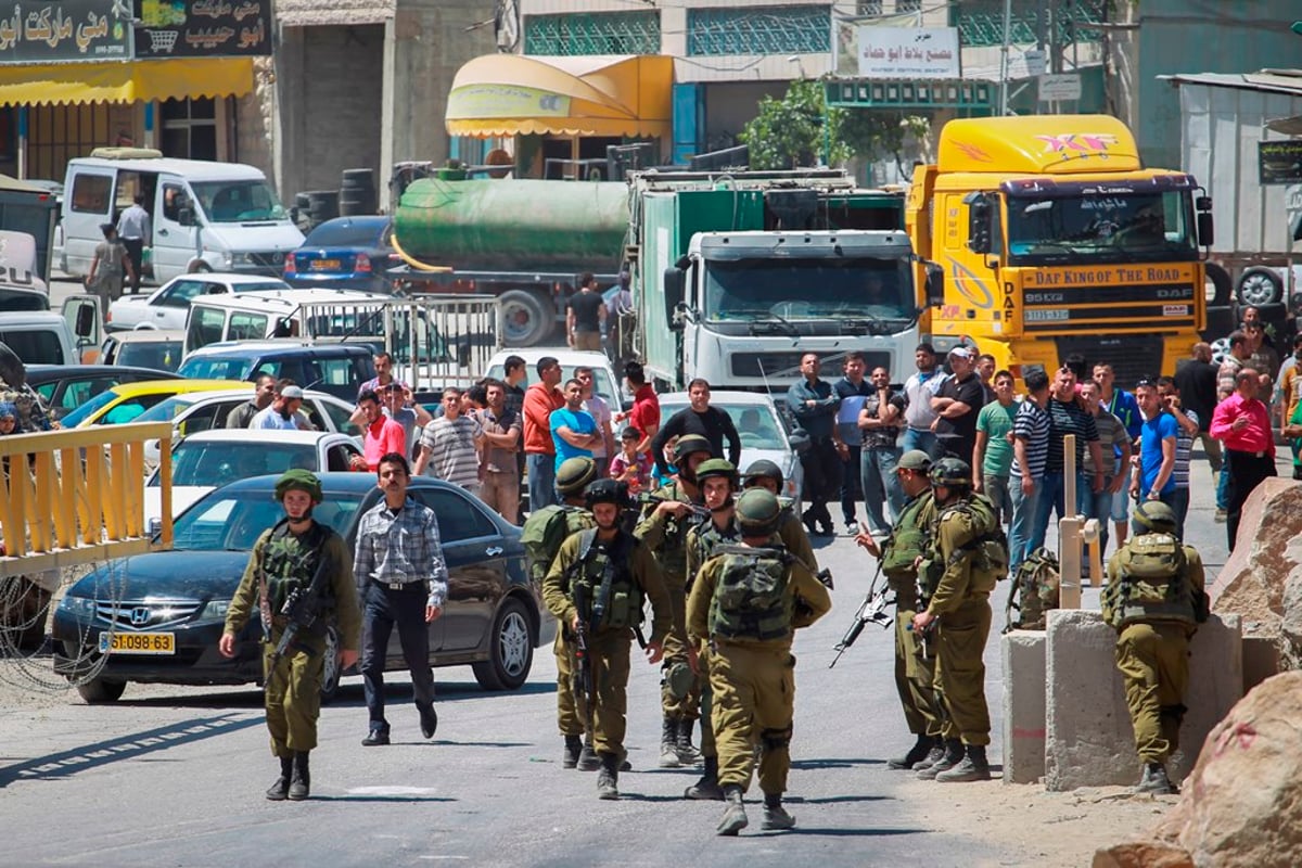 צה"ל כיתר בתים בחברון: "שני פעילי חמאס נעצרו"