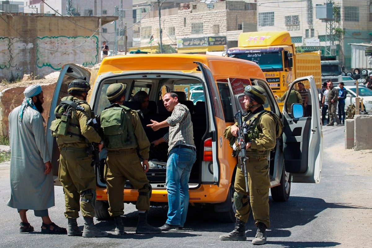 צה"ל כיתר בתים בחברון: "שני פעילי חמאס נעצרו"