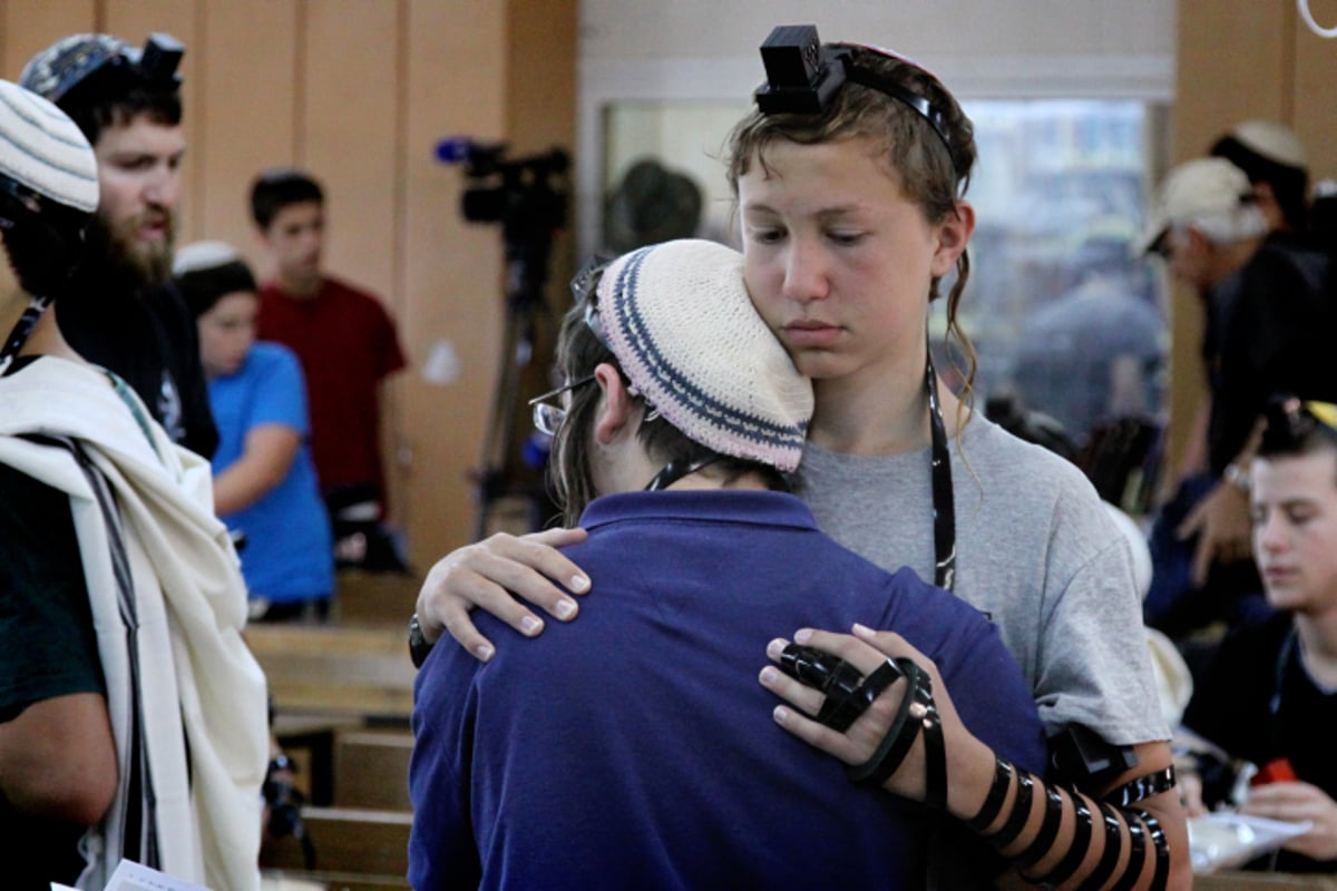 ובישיבת "מקור חיים": תפילה ודמעות • צפו בגלריה