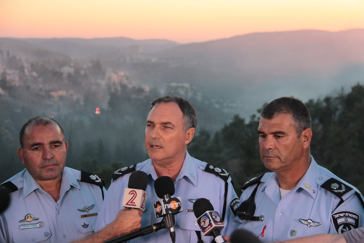 צפו: כך הושגה השליטה על השריפה