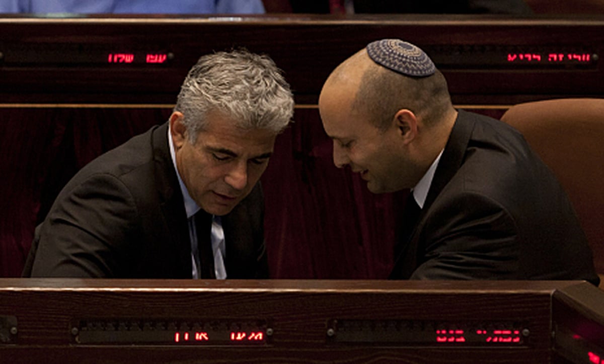 "רדידות, שקר". בנט ולפיד בימים אחרים