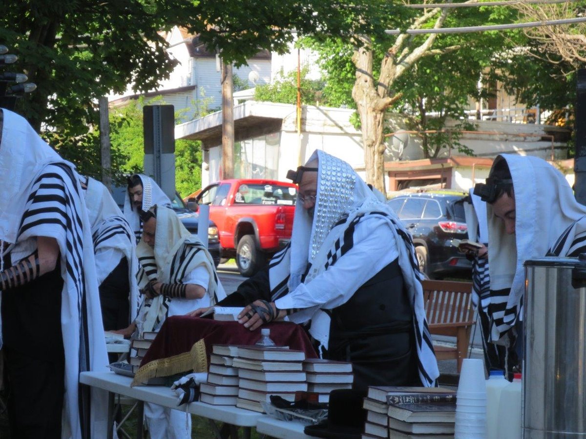 ארצות הברית: אלפי חרדים יצאו לנופש בהרים; צפו בגלריה