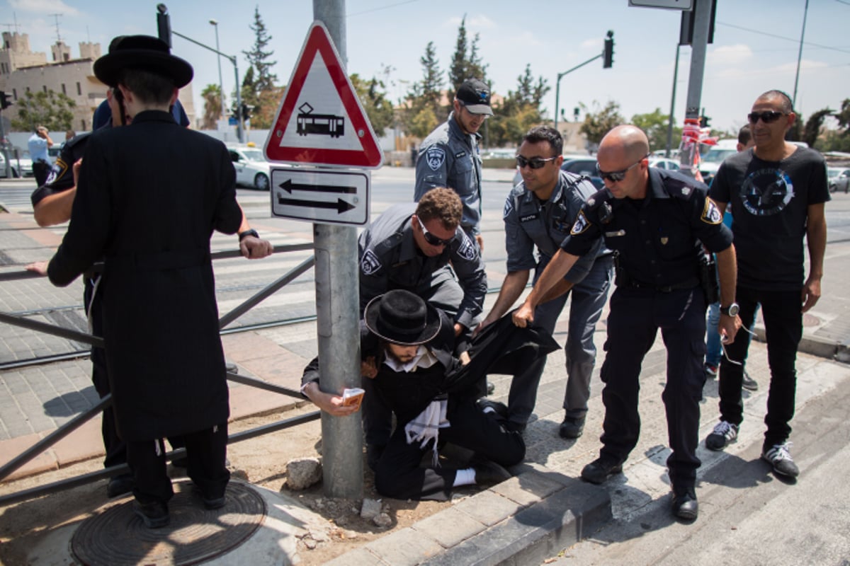 חילולי קברים? "העדה החרדית" נגד החפירות במתחם החומה השלישית