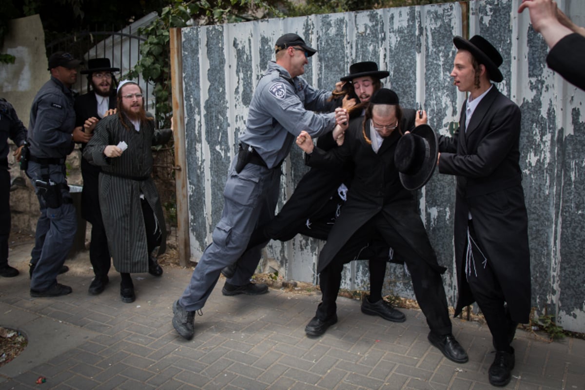 חילולי קברים? "העדה החרדית" נגד החפירות במתחם החומה השלישית