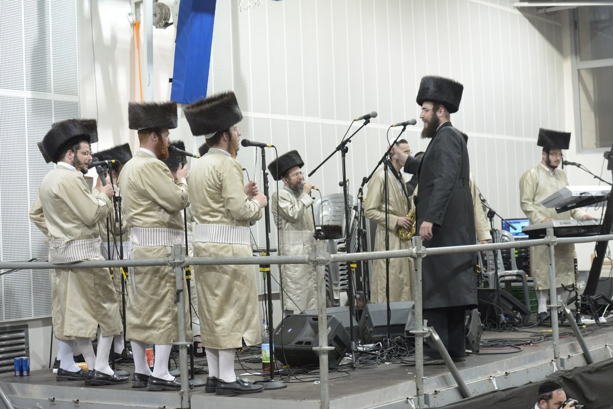 גלריה: חתונה בחצרות תולדות אברהם יצחק וספינקא