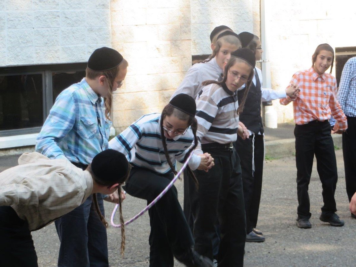 גלריה: הקעמפ של ילדי בעלזא במונסי