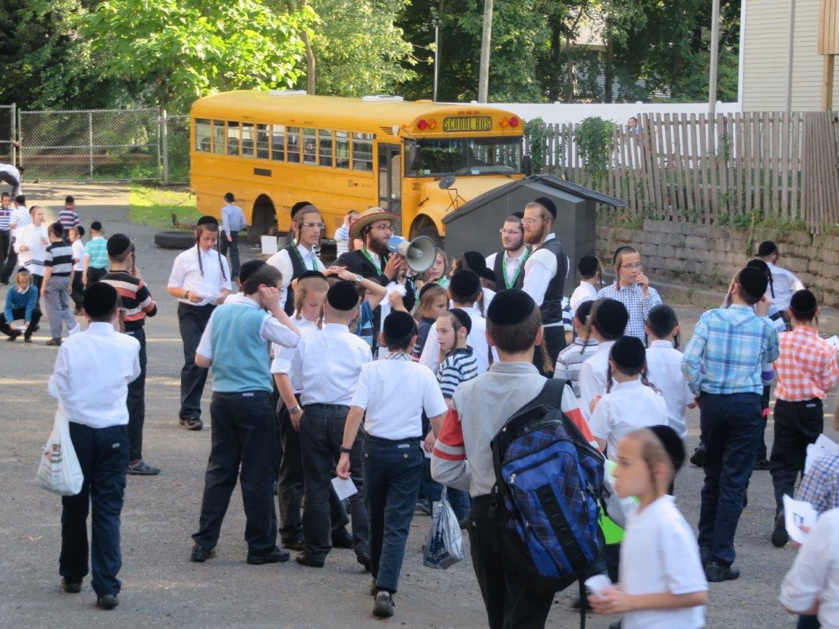 גלריה: הקעמפ של ילדי בעלזא במונסי