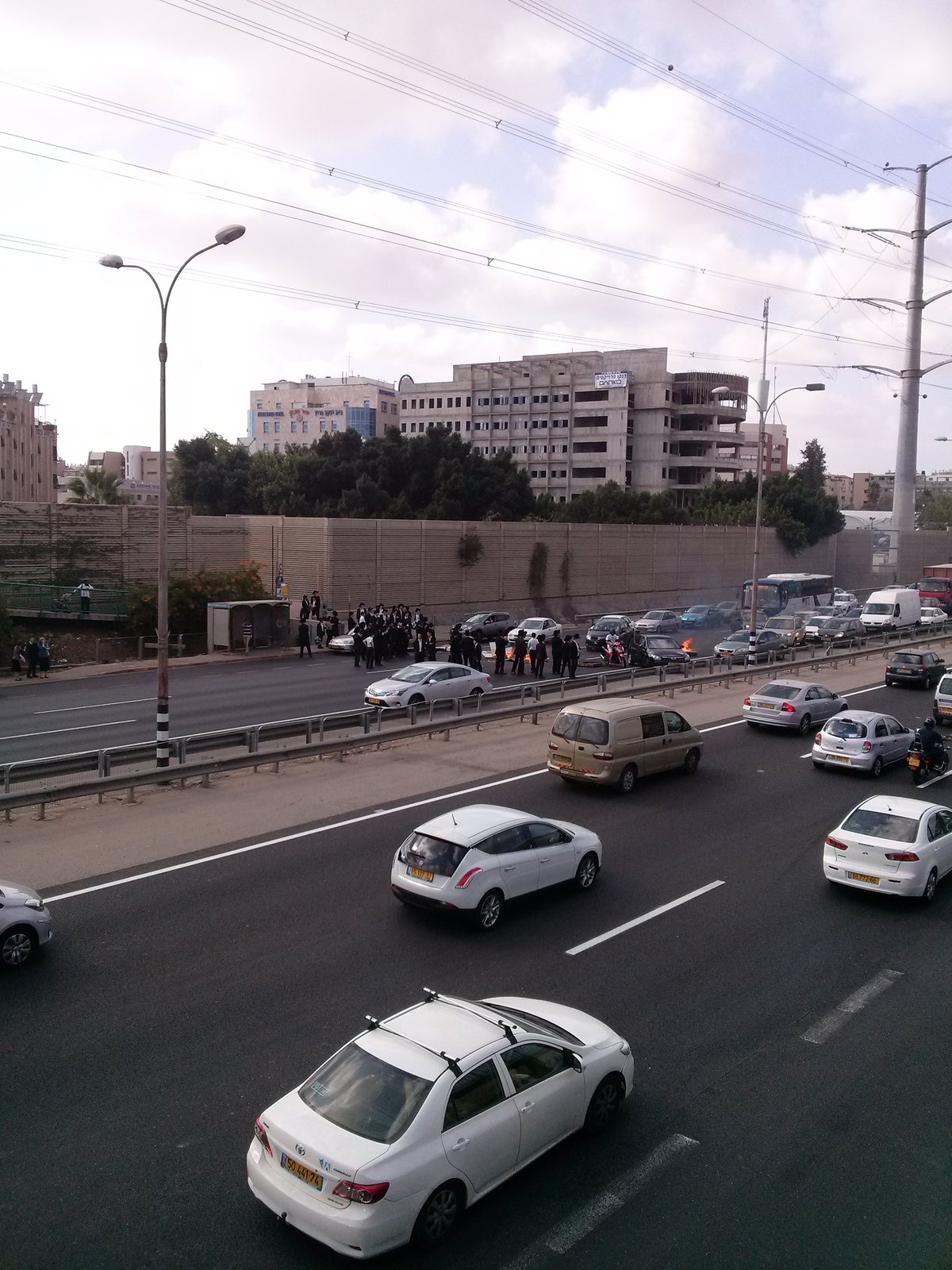 תיעוד: חרדים גרמו לפקק תנועה ענק