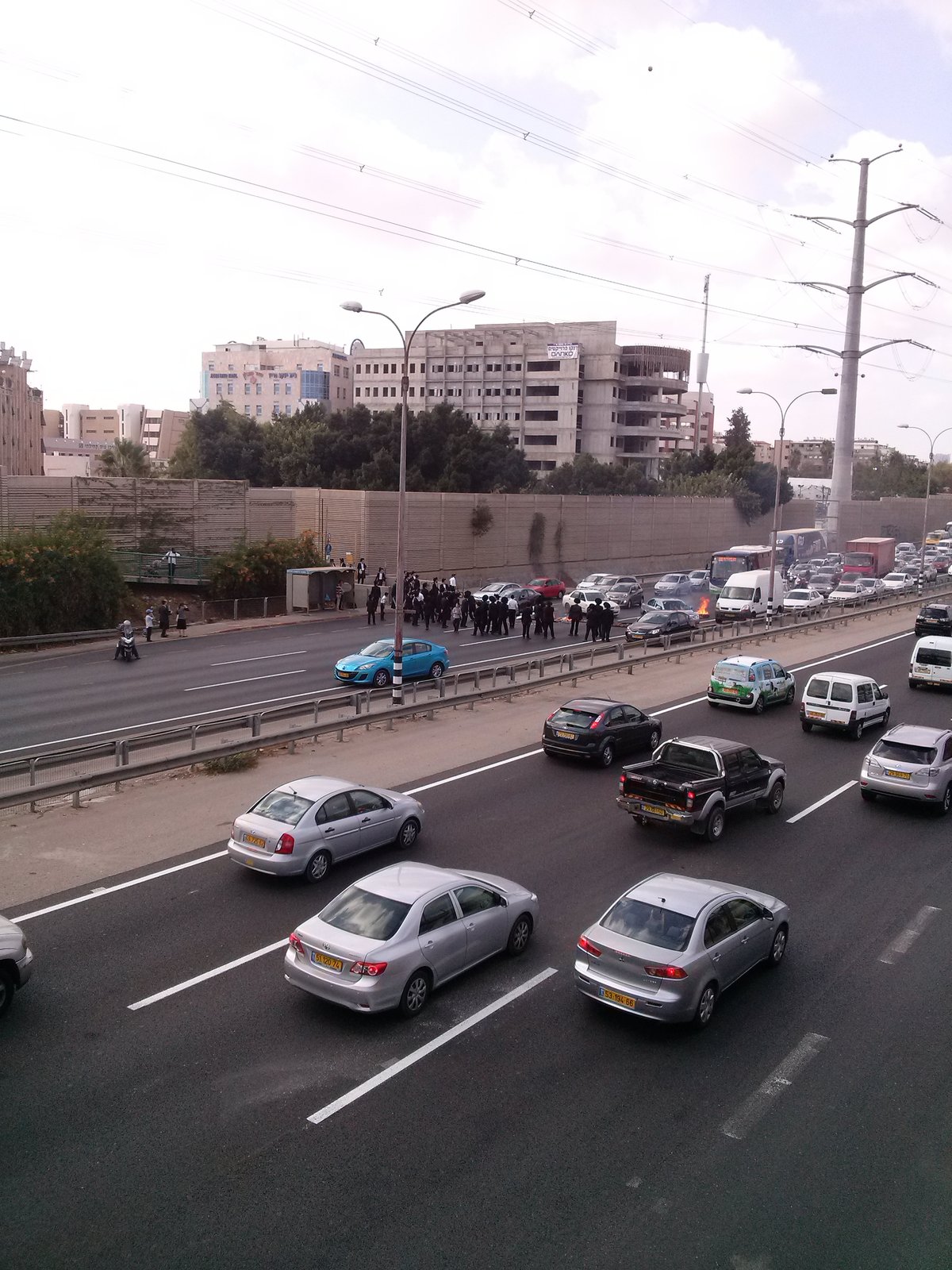 תיעוד: חרדים גרמו לפקק תנועה ענק